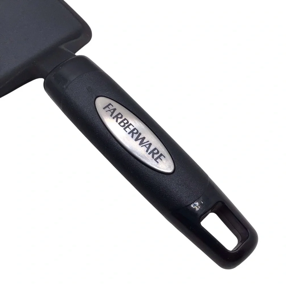 Farberware Baker’s Advantage Pie Cake Server – Black Nylon.